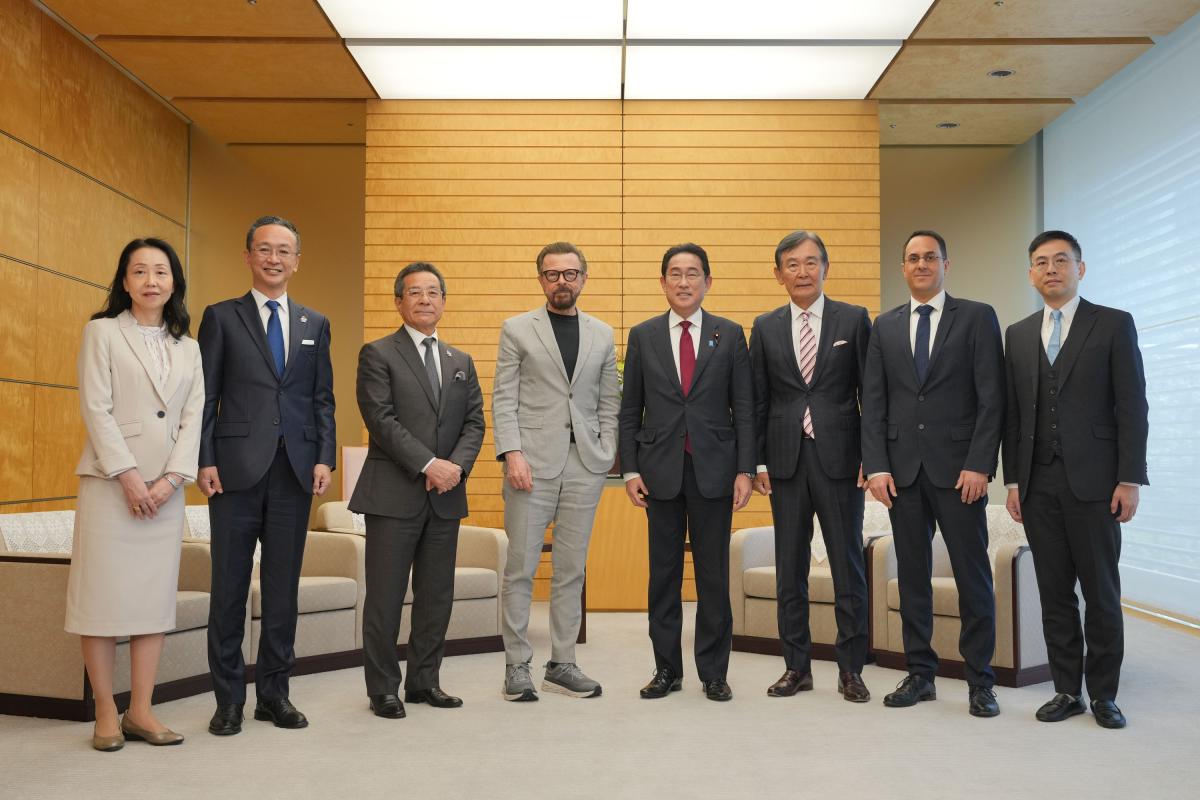 Group Photo_Bjorn and Gadi visit JAPAN Prime Minister.