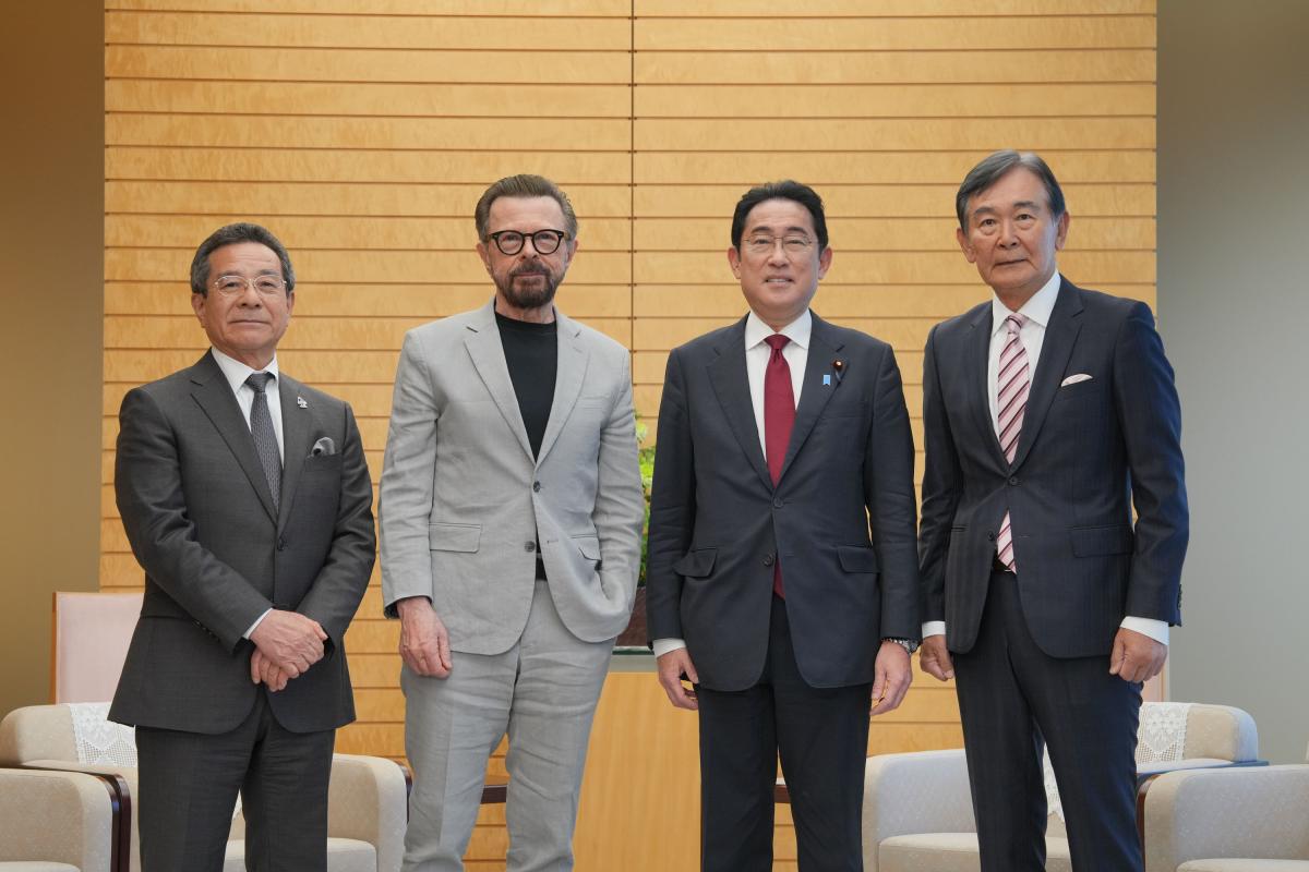 Foto grupal de GEN Tetsuya, ULVAEUS Björn, KISHIDA Fumio y TOKURA Shunichi