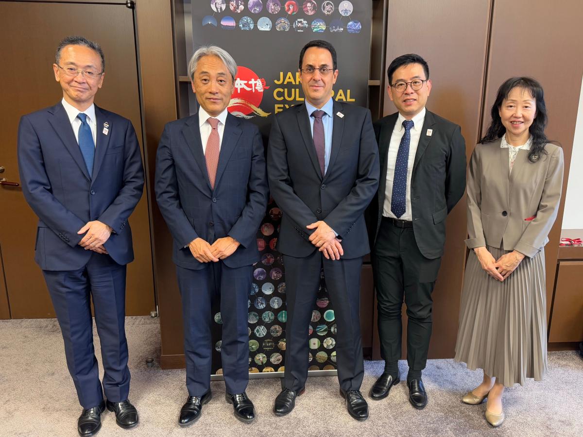 Gadi with Commissioner Gakuji Ito_JASRAC Creators Seminar 2026.JPG.jpg